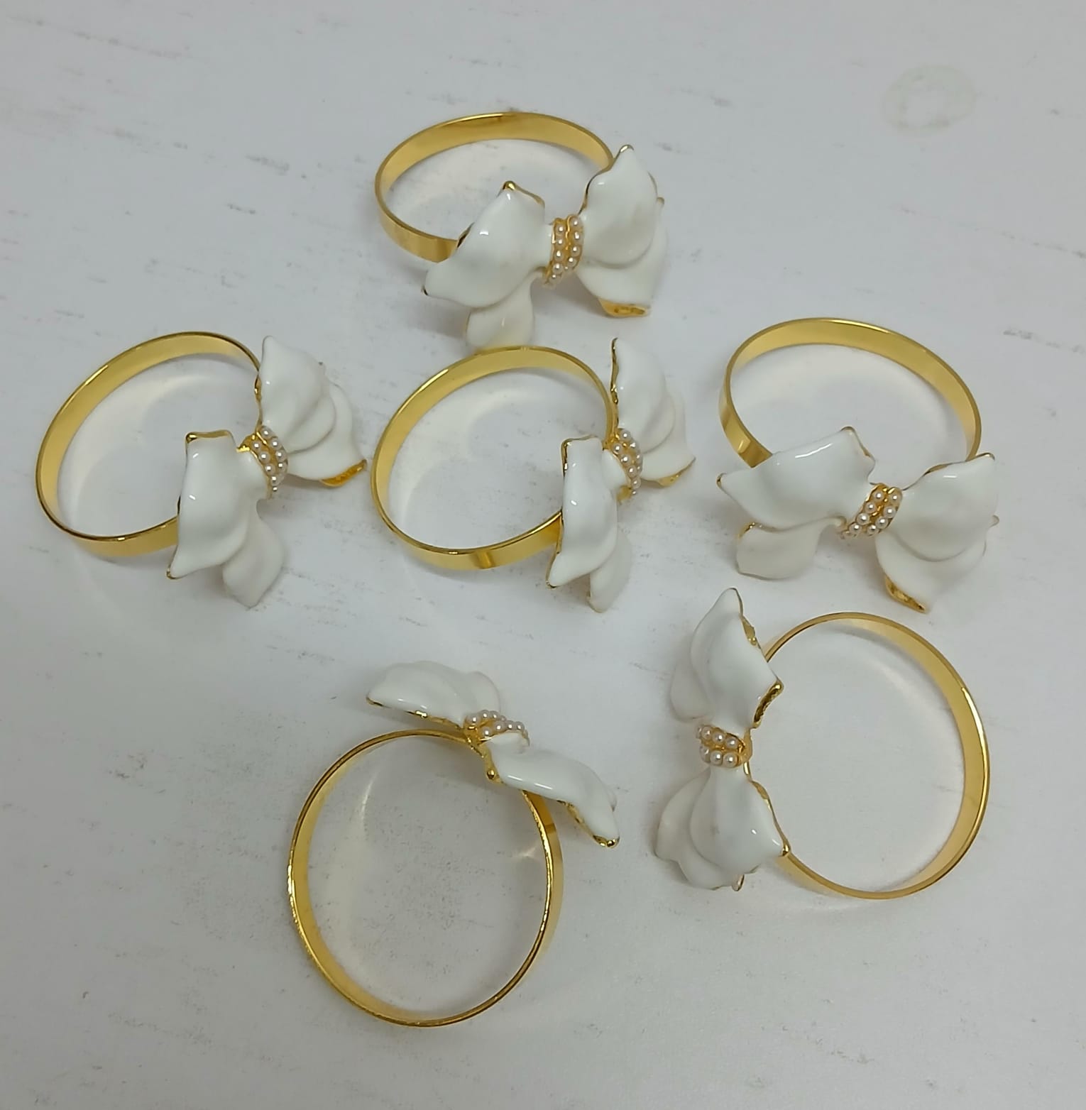6pcs Napkin ring holder in gold and flower pattern, elevate your dining experience