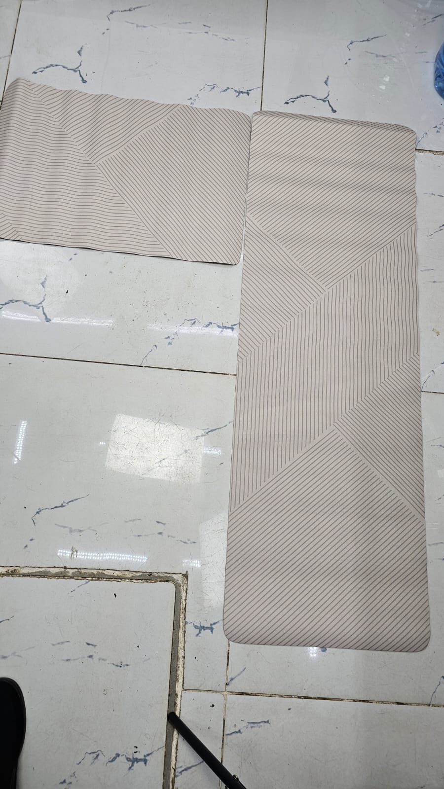 2pc Super Absorbent Kitchen Mat.,➖SOFT Skin friendly➖Rubber anti slip➖Easy to clean➖Can be used in kitchen, bathroom, bedroom and balcony