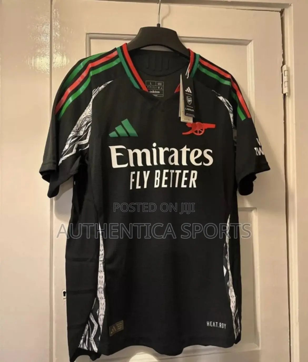 Arsenal 24-25 away kit