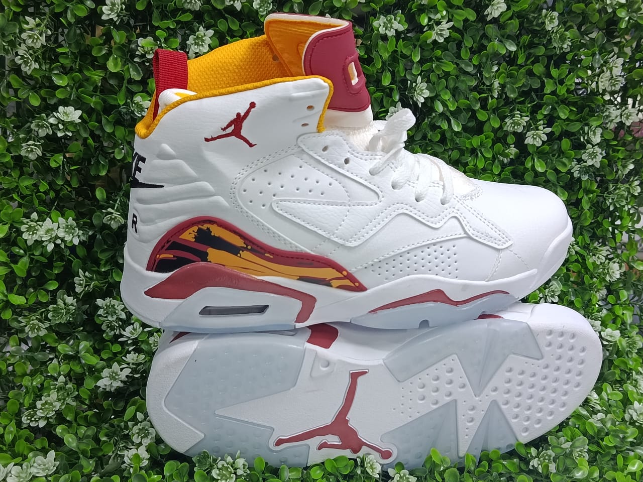 Air Jordan 6 Retro Sneakers for Men – Premium Basketball Streetwear Shoes | Comfortable Cushion, Durable Sole, Stylish Everyday Wear