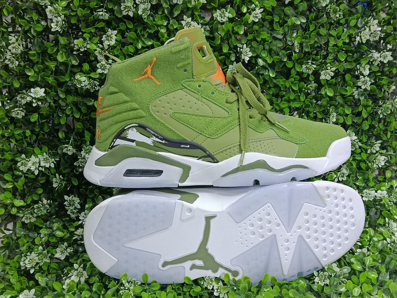 Air Jordan 6 Retro Sneakers for Men – Premium Basketball Streetwear Shoes | Comfortable Cushion, Durable Sole, Stylish Everyday Wear