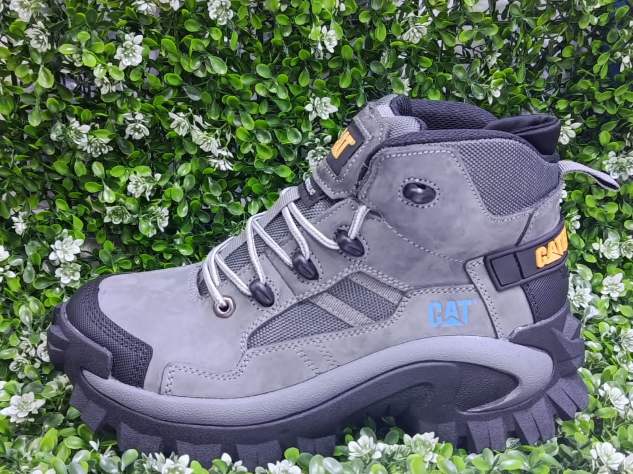 Caterpillar CAT Ankle Boots for Men – Premium Leather Rugged Shoes | Durable Non-Slip Sole, Comfortable All-Day Wear, Urban Work & Casual Style
