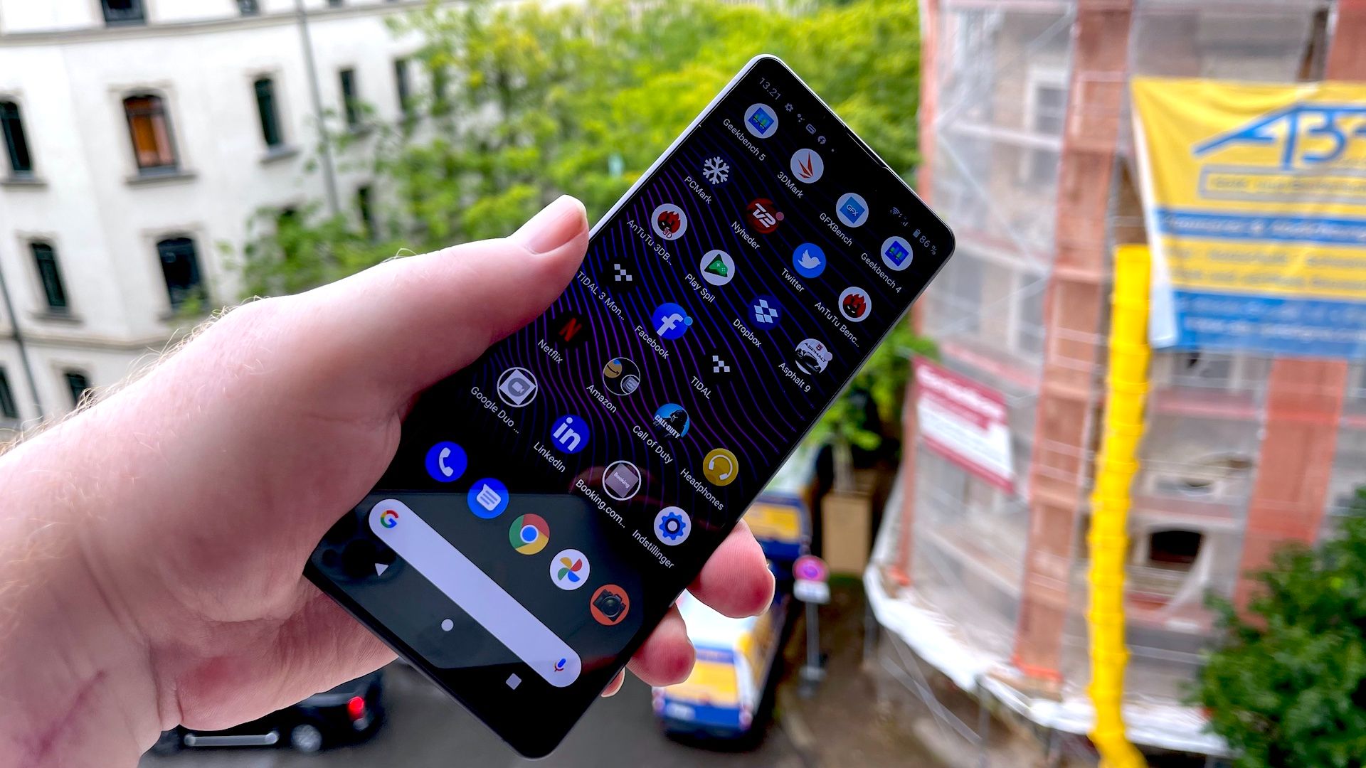 REFURBISHED SONY XPERIA 1 iii 256GB BLACK DISPLAY 6.50 INCHES  TRIPPLE REAR CAMERA 12MP + 12MP + 12MP WITH FOUR MONTHS WARRANTY