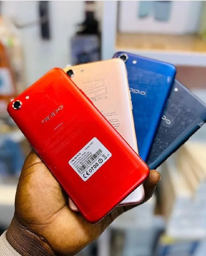 REFURBISHED OPPO A83 32GB GOLD DISPLAY 5.7 INCHES BACK CAMERA 13MP AND FRONT CAMERA 8MP ANDROID 7.1 WITH FOUR MONTHS WARRANTY
