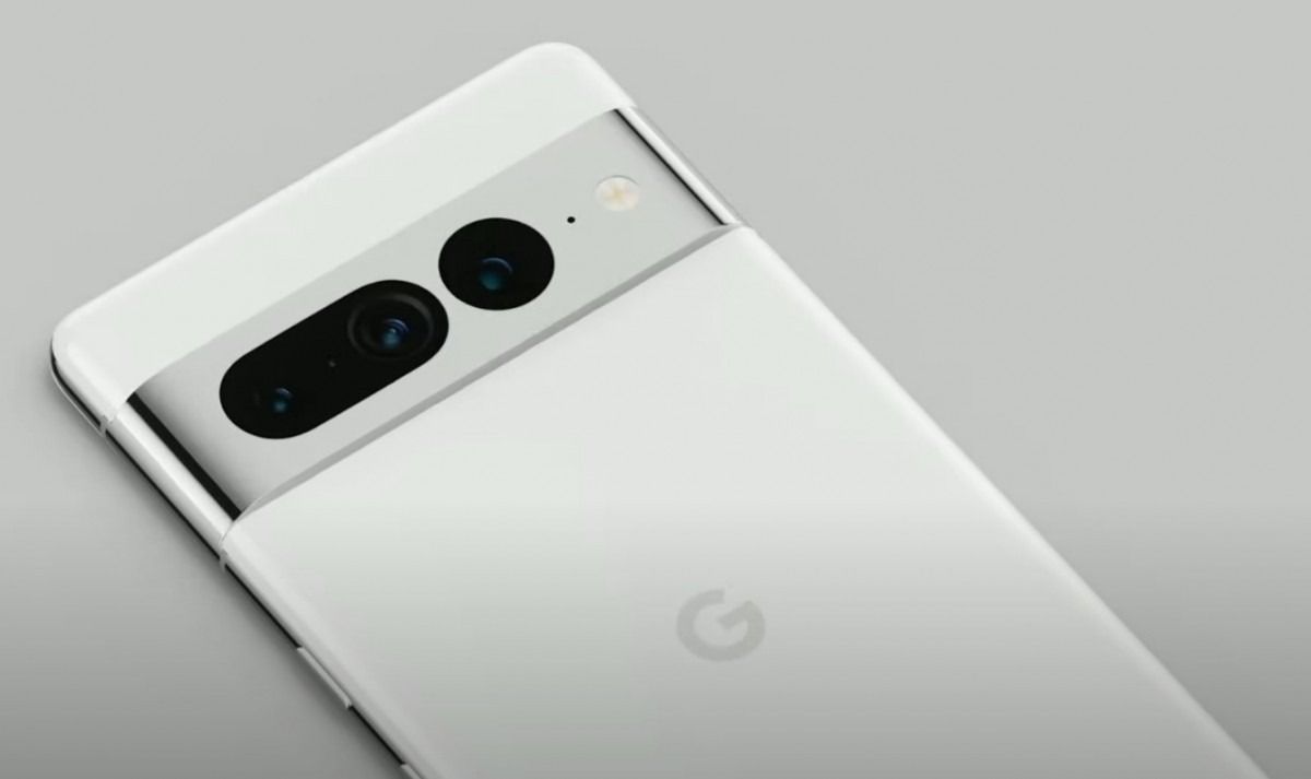 REFURBISHED GOOGLE PIXEL 7 PRO 12GB RAM 128GB ROM DISPLAY 6.7 INCHES REAR CAMERA 50MP + 48MP + 12MP FRONT CAMERA 10.8MP ANDROID 15 BATTERY 5000MAH WHITE