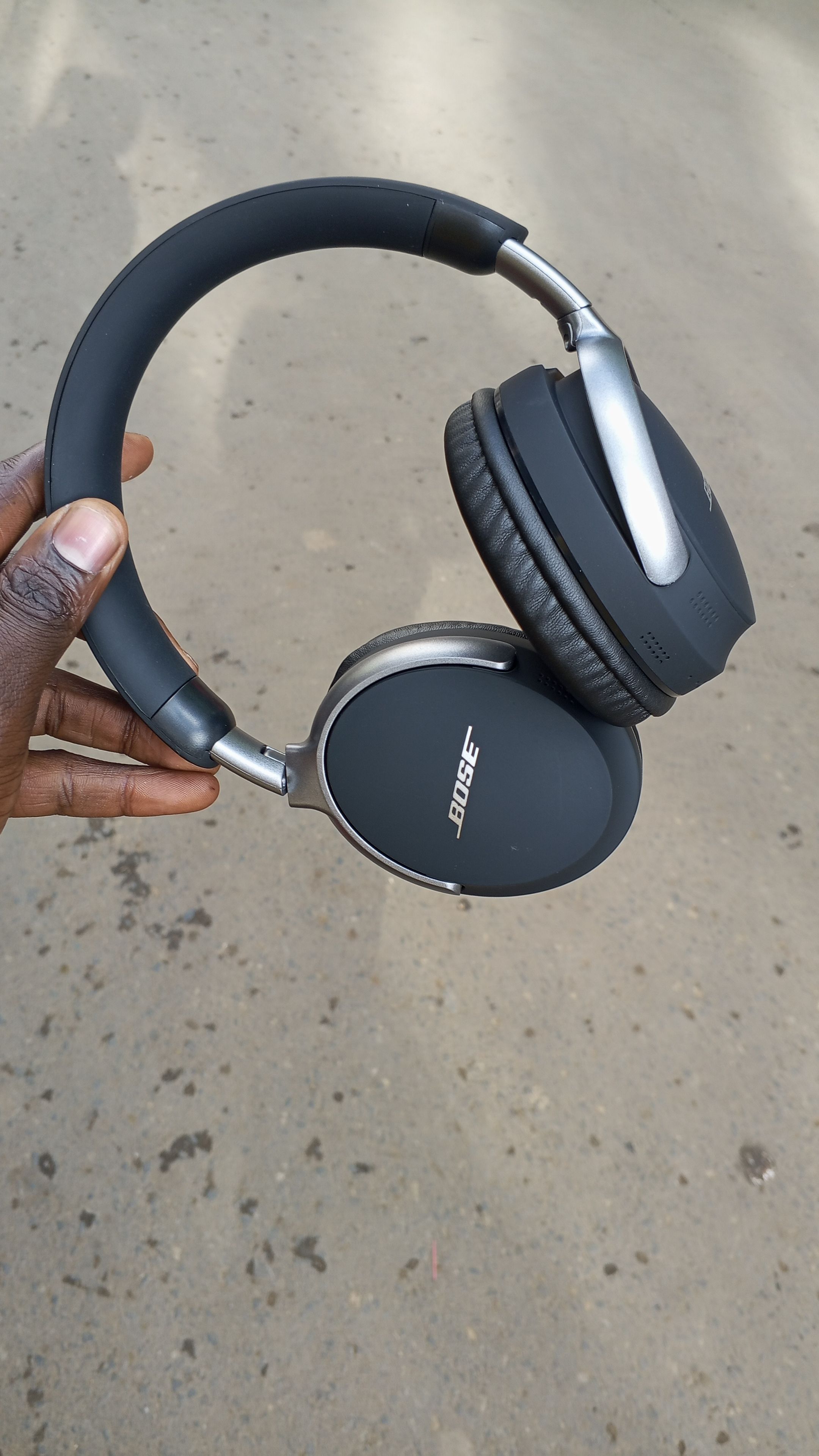 Bose Headphones .features Acoustic Noise Cancelling technology, Quiet Mode, Aware Mode, and a new Immersion Mode. 
The headphones have up to 24 hours of battery life, or up to 18 hou