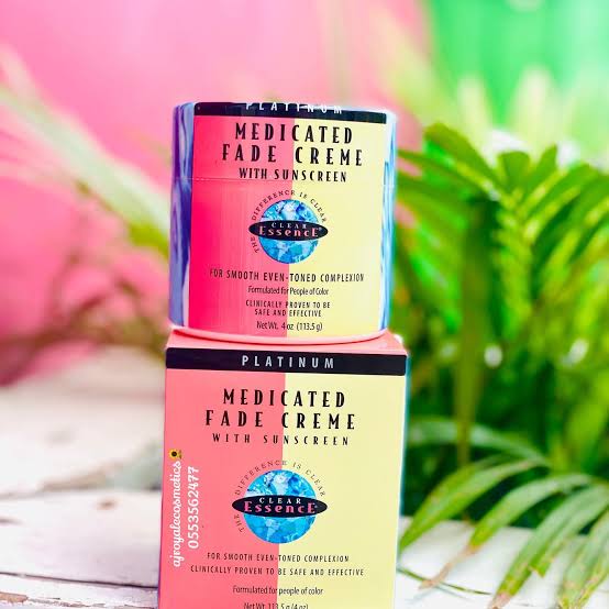 Clear Essence Medicated Fade Crème For Smooth Even Toned Complexion velvety cream absorbs quickly into the skin and contains the gold-standard for skin lightening,which visibly reduces the dark spots.