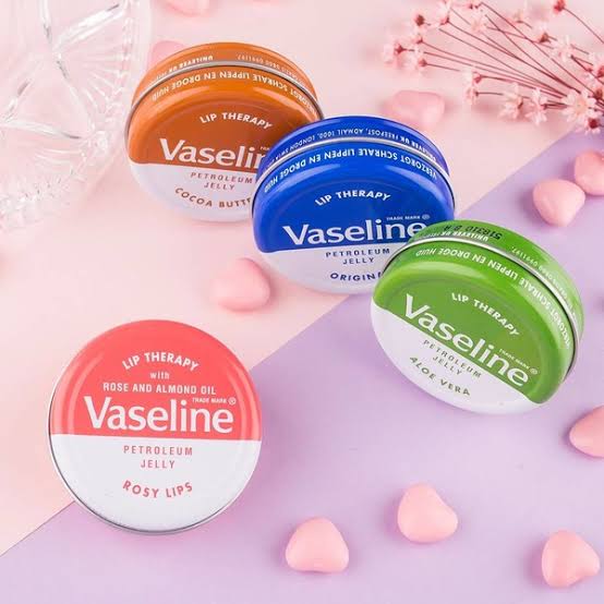Vaseline Lip Therapy soothes lips.Vaseline petroleum jelly, its main ingredient, has also been restoring scraped, burned and dry skin since 1870.Helps to care for healthier lips.