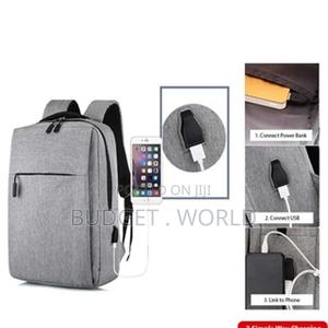 Business Laptop Backpack – Waterproof, Anti-Theft, USB Charging Port, Large Capacity – Black waterproof material with an anti-theft design, it keeps your belongings secure.