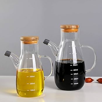 900ml Automatic Oil Dispenser/Pot with Wooden Lid and Handle Leak-Proof Transparent Cooking Oil Bottle for Kitchen, Salad, Vinegar, and Frying use drip-free spout to ensure mess-free dispensing of oil
