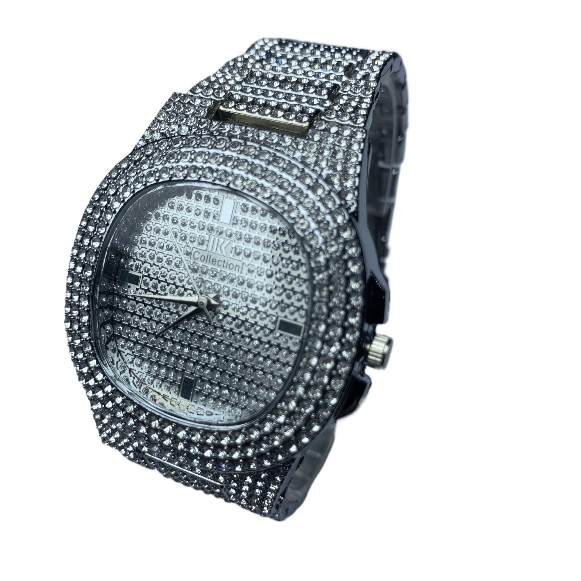 Sekou Ice watch brand new ice .Full rhinestone or crystal coverage on the dial and metal chain strap as unisex, often styled with an oblong case and protective "ear" designs around the crown.