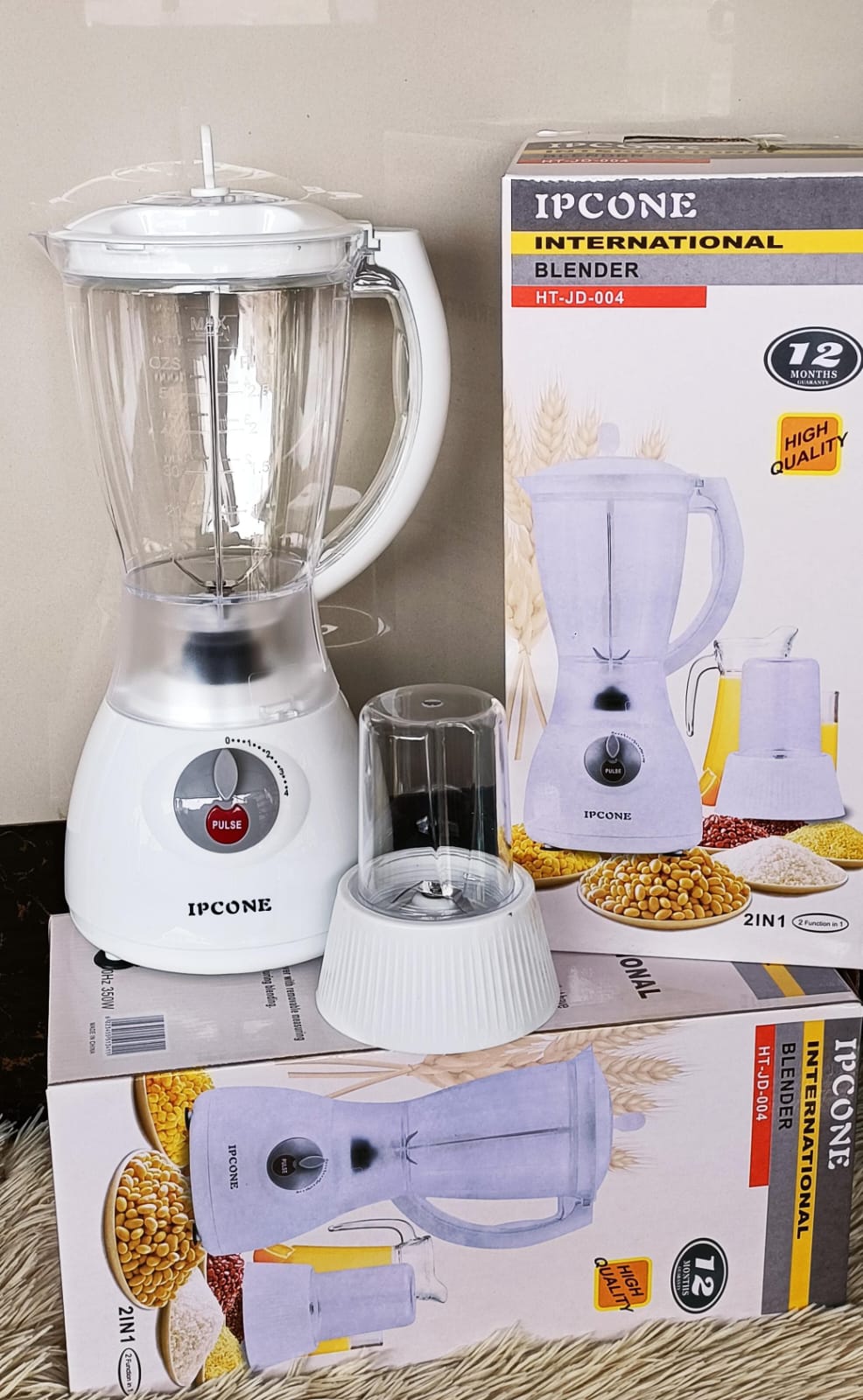 🪻👏POWERFULL BLENDER🥳🥰Ipcone Blender High Quality 2 In 1 International Blender With Grinder HT-JD-003.Powerful 4 speed motor
Super sharp stainless steel Blades
Unique metal to metal drive shaft for