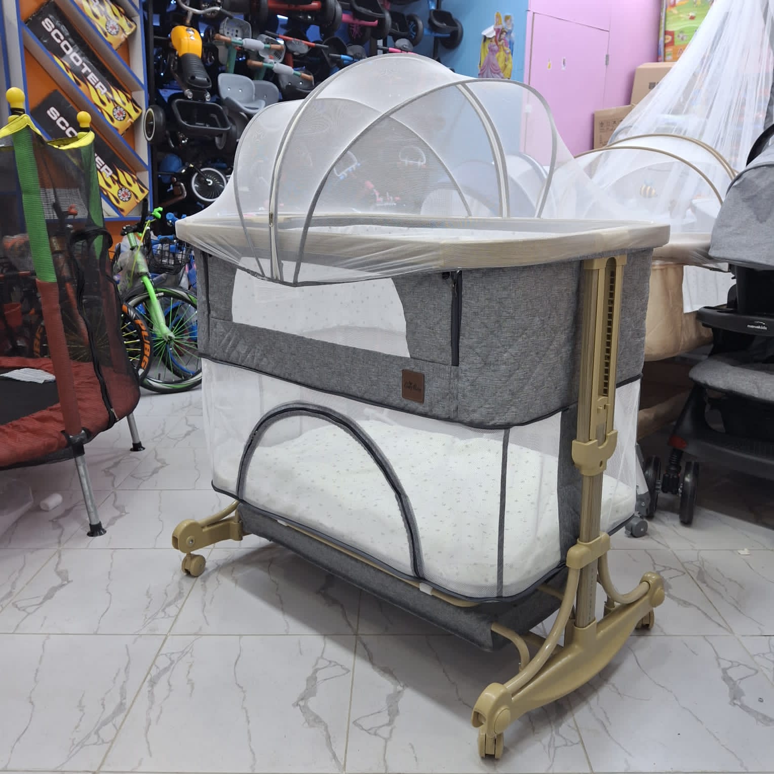Quality 2-Level Foldable Baby Cosleeper Crib Breathable & Compact