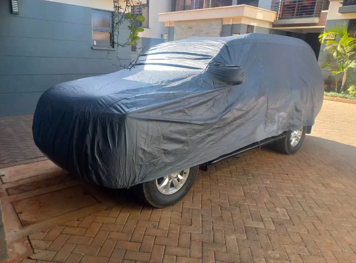 Heavy Duty All Weather Toyota Land Cruiser V8 Car Cover Water repellent treated fabric Durable Mono layer stitched construction Superior protection against sun and rain