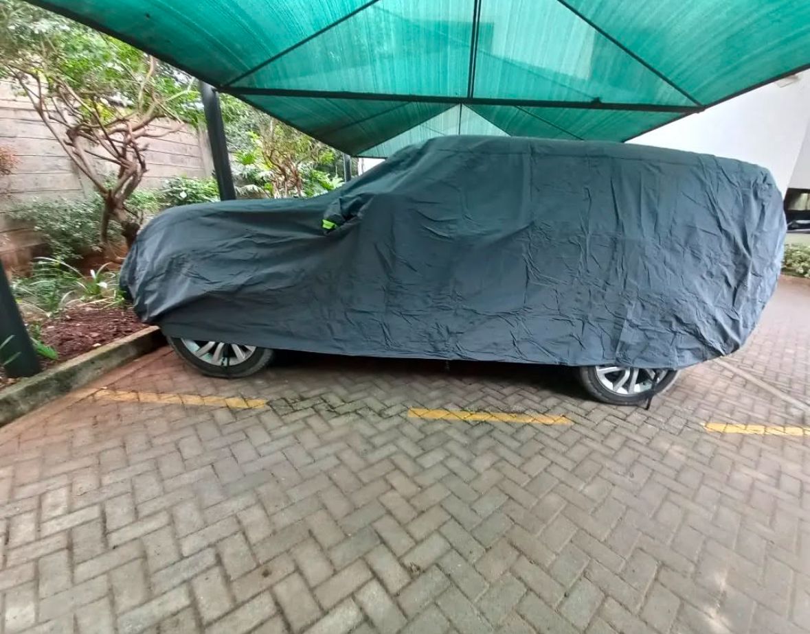 Heavy Duty All Weather Discovery 4 All  Car Cover Water repellent treated fabric Durable Mono layer stitched construction Superior protection against sun and rain
