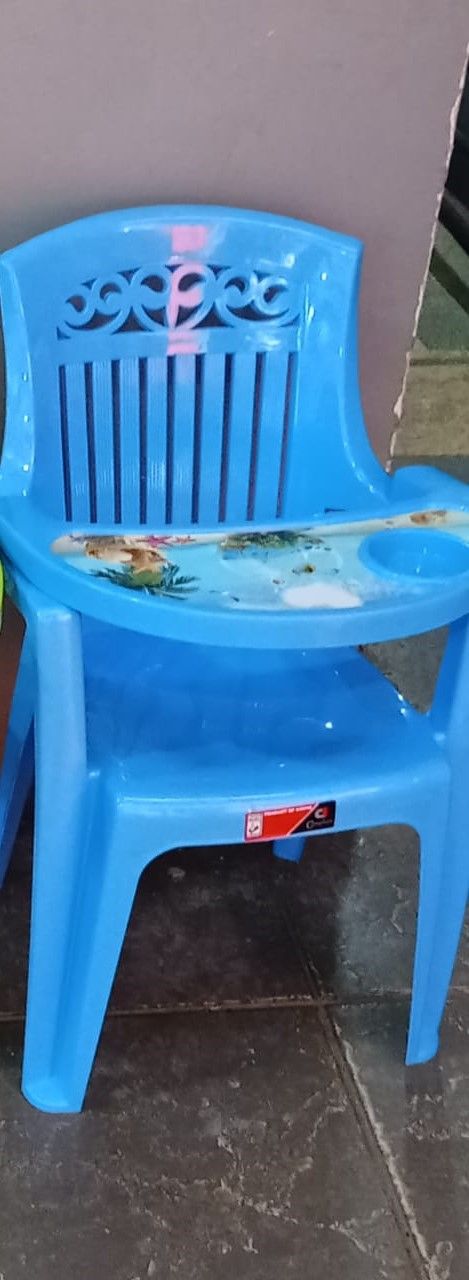 FEEDING CHAIR. 2 In 1 Baby Feeding Chair/High Chair, Lightweight yet sturdy, the plastic build is easy to clean and perfect for everyday use. Compact & Portable.