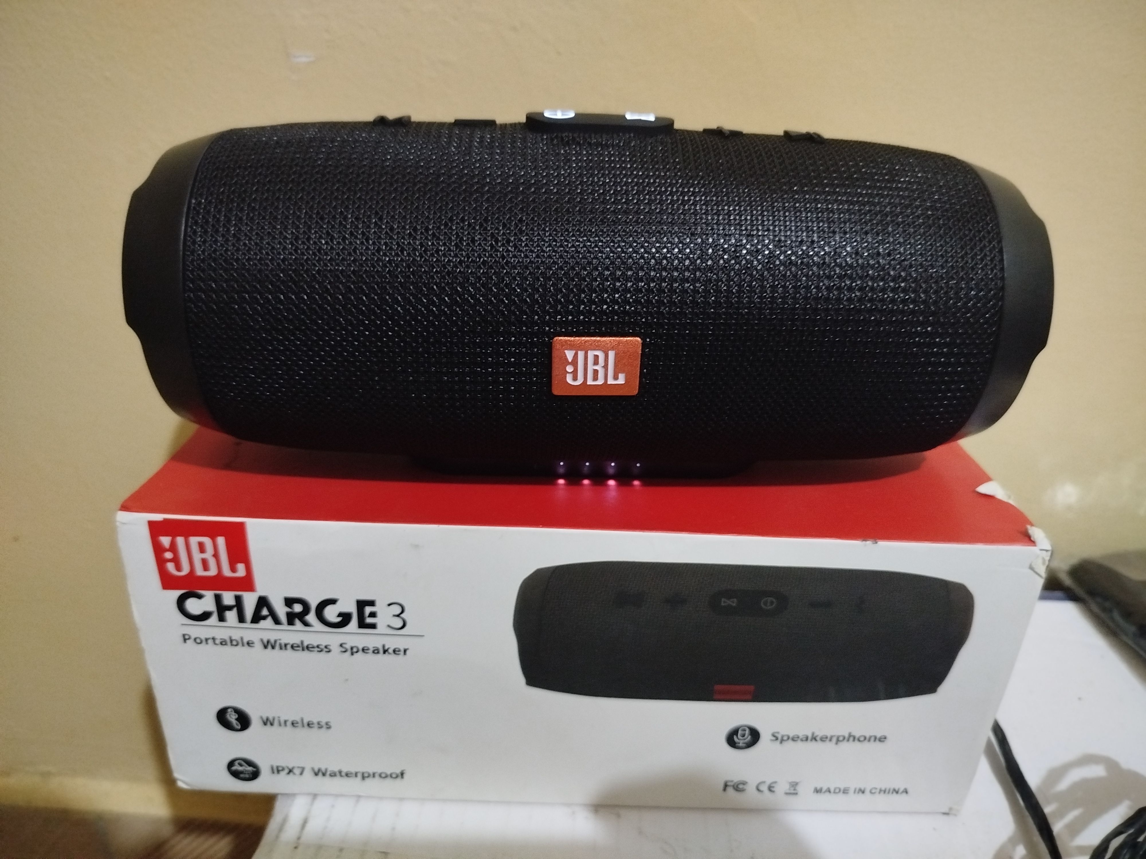Jbl charge3 portable Bluetooth Speaker, Water Proof And Original..The bold charge3 delivers powerful Original Sound with exceptional clarity thanks to its 2-way speaker system consisting