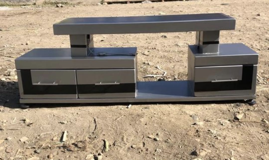 🥰🥰 ELEGANT TRENDY DESIGN 😍😍 Modern TV STAND WITH LED LIGHTS FITTED SUPPORT UPTO 50 INCH TV SIZE WITH DRAWERS.