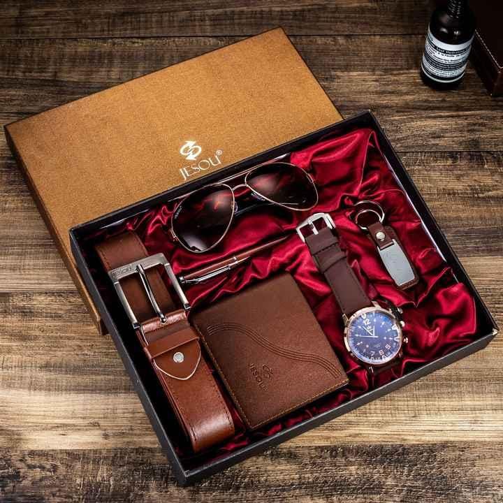 🥂🥂ITS THE LOVE SEASON 🥰🥰High-Quality Fancy Men's Gift Set Exquisite Packaged a watch a wallet
a Belt ,pen key holder  and a pair of sunglasses