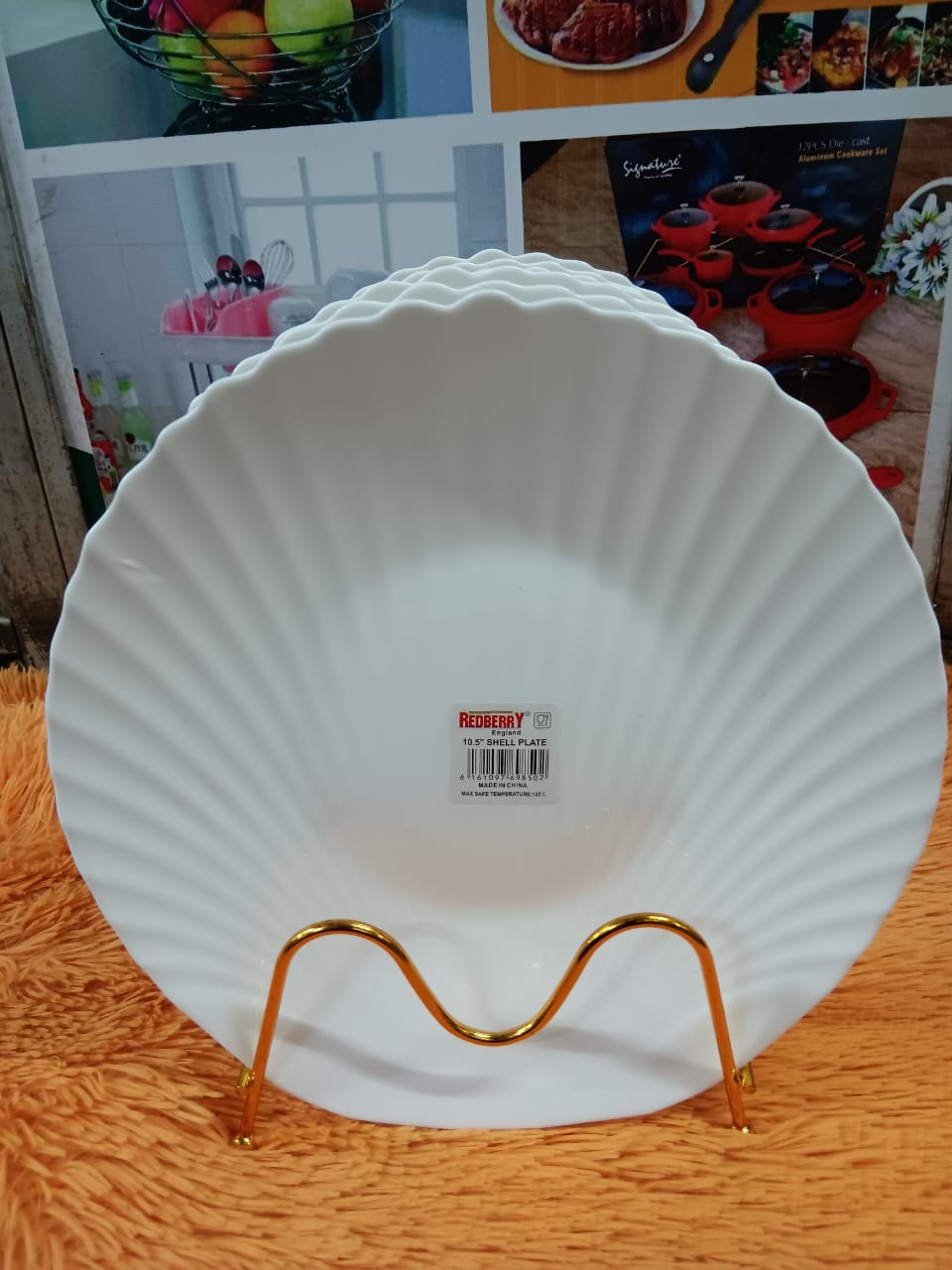 👆🏿👆🏿 *Redberry 10.5" Shell Plate White Plain set*.

♦️ Set consists of 6 Plates. 

♦️ Extra Strong.

♦️ Material : Ceramic.

♦️ Light and portable.

♦️ Multiple use.

♦️ Easy to clean.

♦️ Microwa