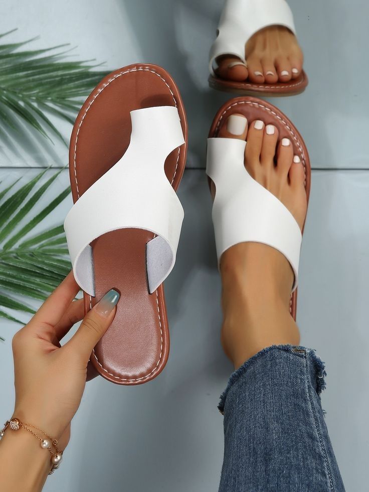 Women's Shoes genuine leather Fashionable Slippers Mom Room Shoes Soft Bottom Word Couple Sandals and Slippers Female Beach Wear Female Ladies Slippers Outdoor Indoor Slippers Unisex Student Open Shoe