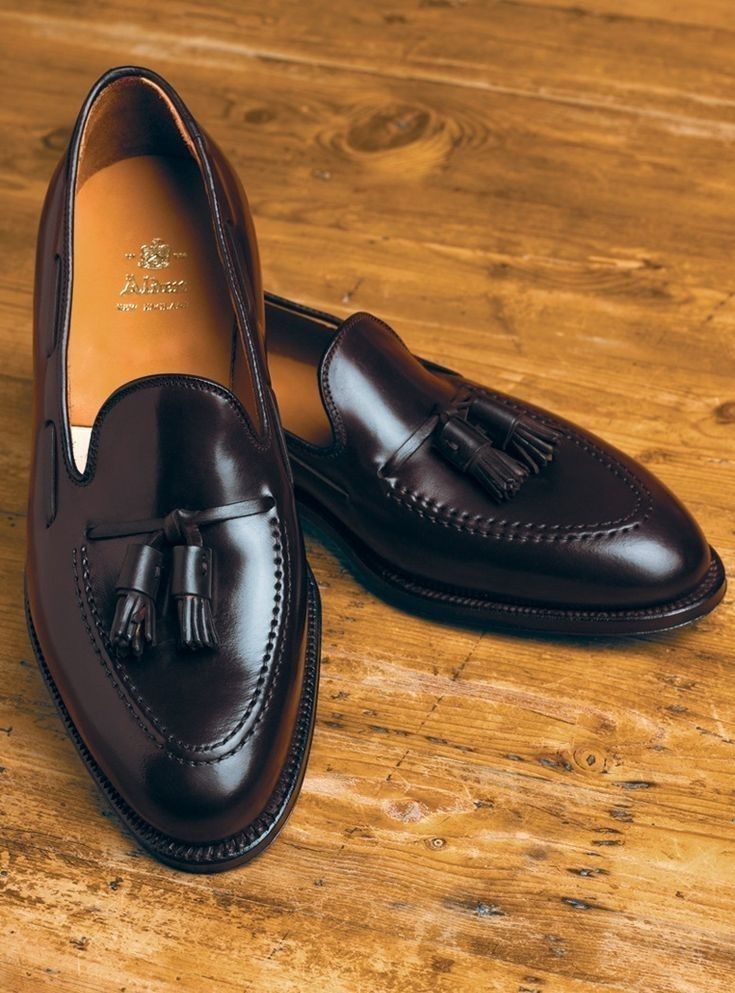 Mens classic genuine leather shoes, official can be worn with khaki , jeans or material trousers, affordable men shoes