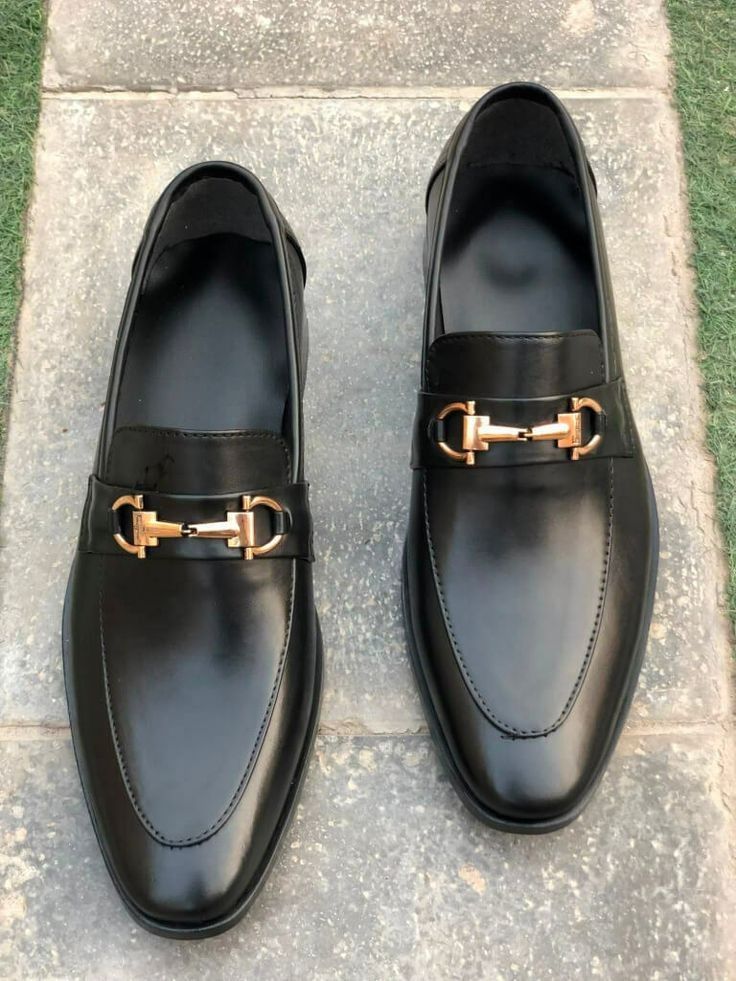 Mens classic genuine leather shoes, official can be worn with khaki , jeans or material trousers, affordable men shoes