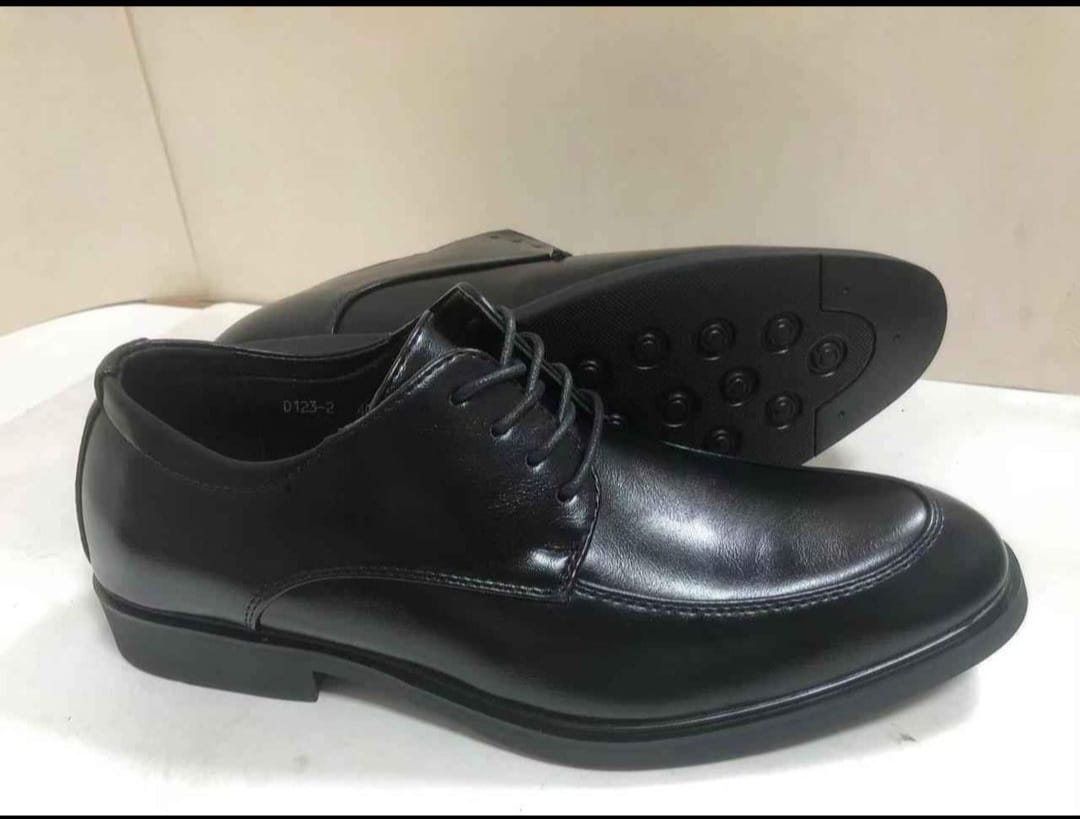 Mens classic genuine leather shoes, official can be worn with khaki , jeans or material trousers, affordable men shoes