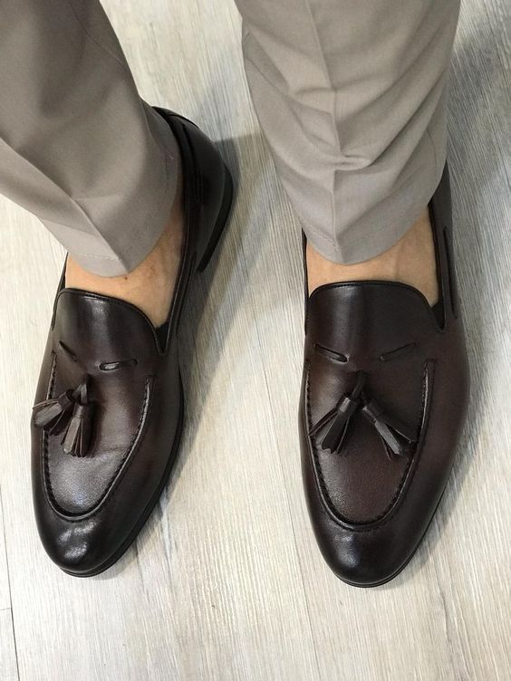Mens classic genuine leather oxford shoes, official can be worn with khaki , jeans or material trousers, affordable men shoes