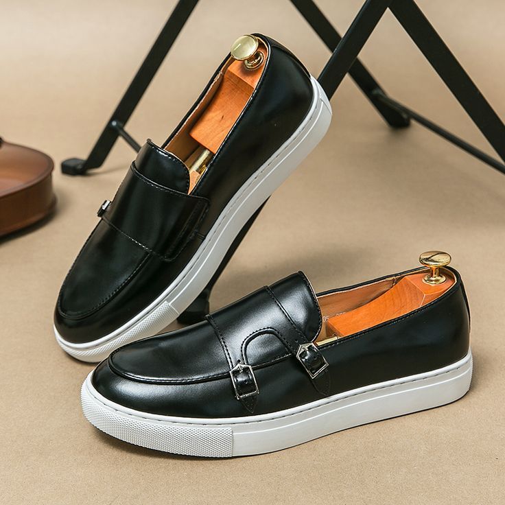 Mens classic genuine leather sneakers shoes, official can be worn with khaki , jeans or material trousers, affordable men shoes