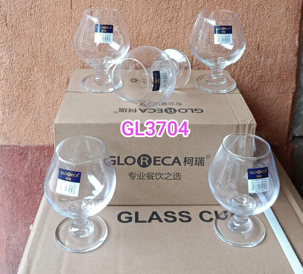 Water/ Juice Glasses Heavy (6 Pieces)   is a premium collection of high-quality glass tumblers designed for elegance and durability. Featuring an exquisite crystal-cut pattern, these tumblers add a so