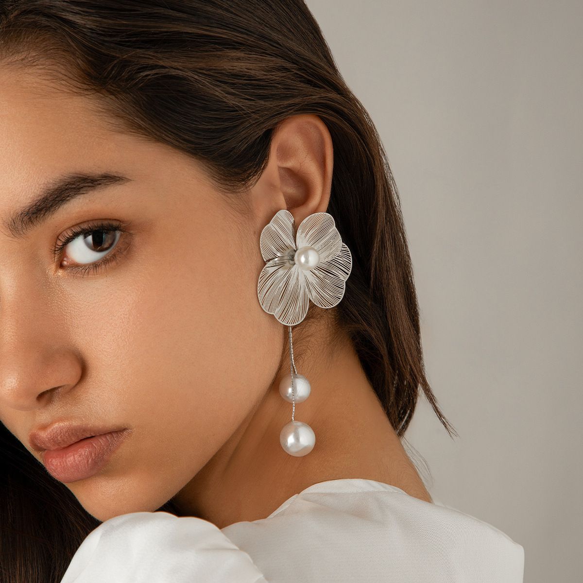 Silver Needle Fashion Earrings Long Fringe Pearl Hollow Big Flower Long Dangle Exaggerated Bohemian Earrings Women