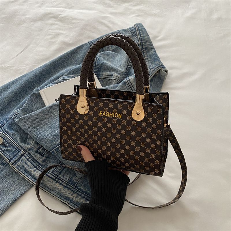 Casual Cool Crossbody Bag 2025 Spring New Bags Women's Retro Fashion Handbag Simple Western Style Shoulder Bag