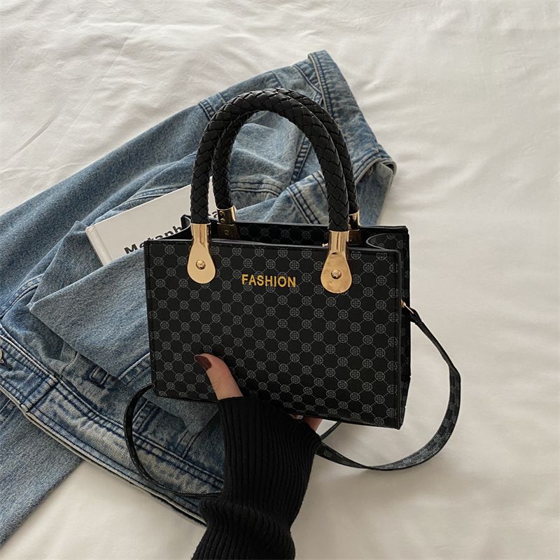 Casual Cool Crossbody Bag 2025 Spring New Bags Women's Retro Fashion Handbag Simple Western Style Shoulder Bag