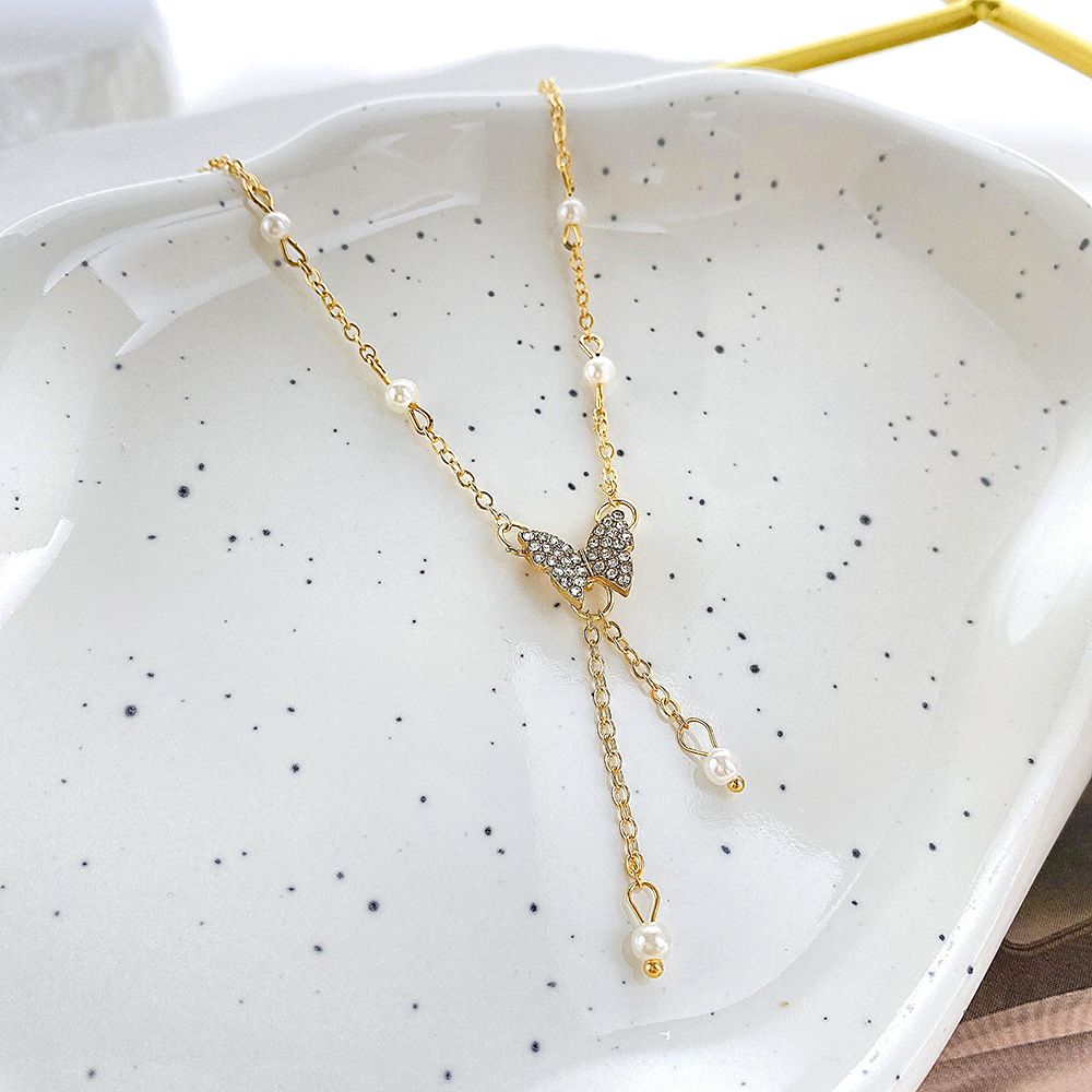 Fashionable Personalized Elegant and Versatile High-end Women's butterfly Pearl Lock Bone Chain Versatile and High End Niche Instagram Style Jewelry Gift