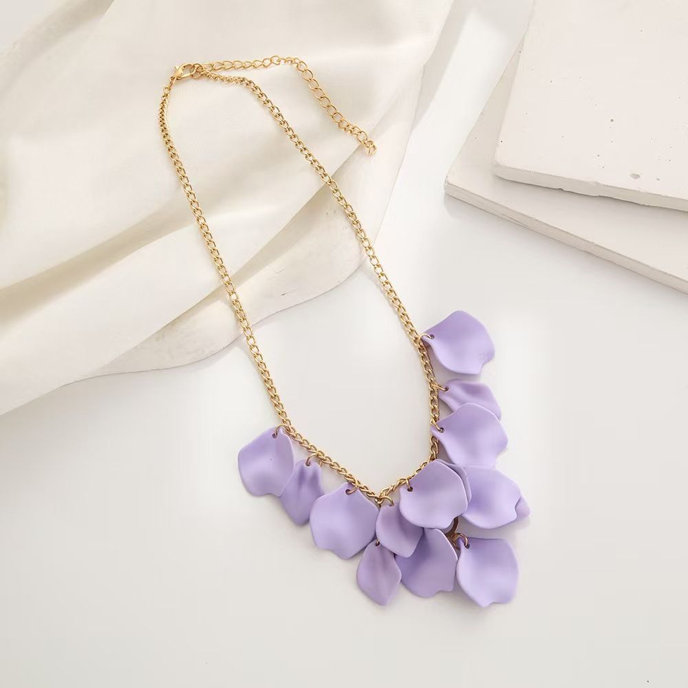 Europe and the United States Cross-border Petal Fringe Necklace Niche Light Luxury Fashion  senior sens Collarbone Chain Simple Temperament