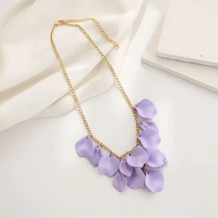 Europe and the United States Cross-border Petal Fringe Necklace Niche Light Luxury Fashion  senior sens Collarbone Chain Simple Temperament