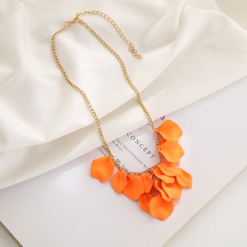 Europe and the United States Cross-border Petal Fringe Necklace Niche Light Luxury Fashion  senior sens Collarbone Chain Simple Temperament