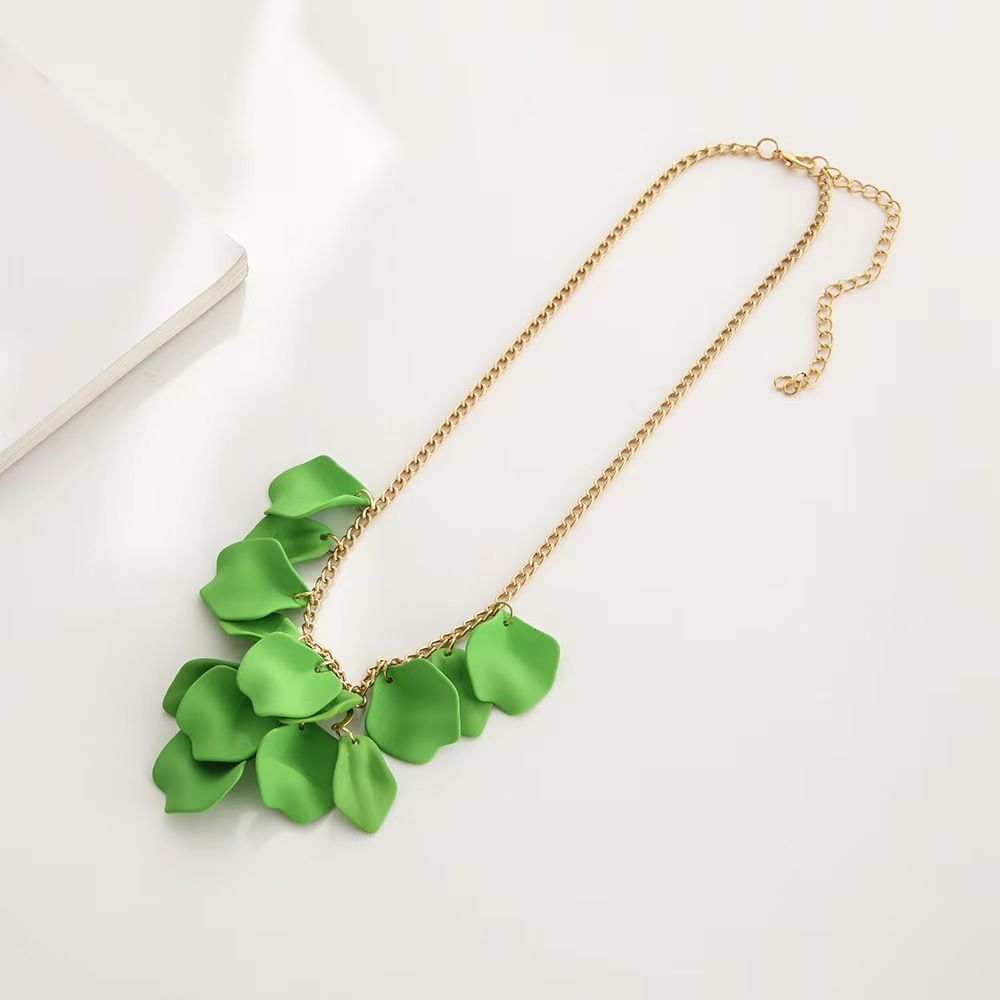 Europe and the United States Cross-border Petal Fringe Necklace Niche Light Luxury Fashion  senior sens Collarbone Chain Simple Temperament