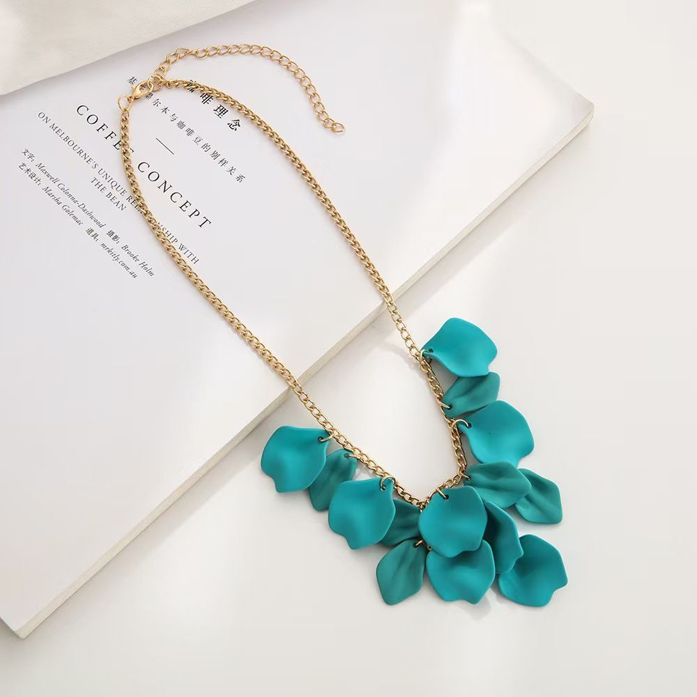 Europe and the United States Cross-border Petal Fringe Necklace Niche Light Luxury Fashion  senior sens Collarbone Chain Simple Temperament