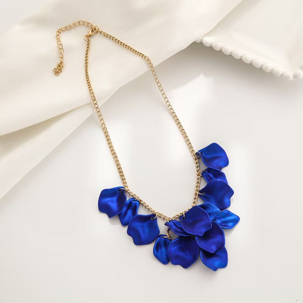 Europe and the United States Cross-border Petal Fringe Necklace Niche Light Luxury Fashion  senior sens Collarbone Chain Simple Temperament