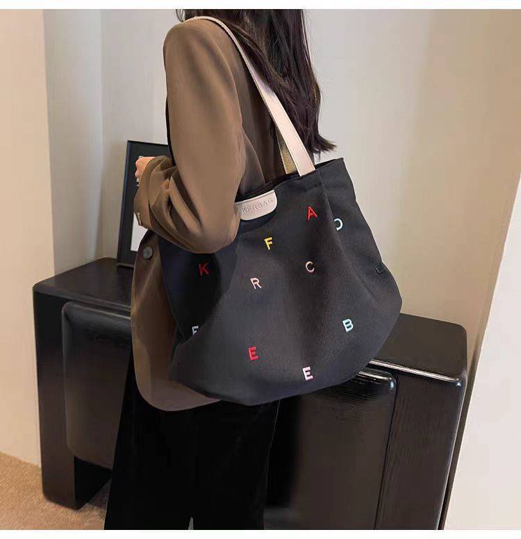 2025 Trendy Shop Bag Woman Canvas Bag Fresh Embroidered Letter Small Fresh Shoulder Tote Bag Fashion