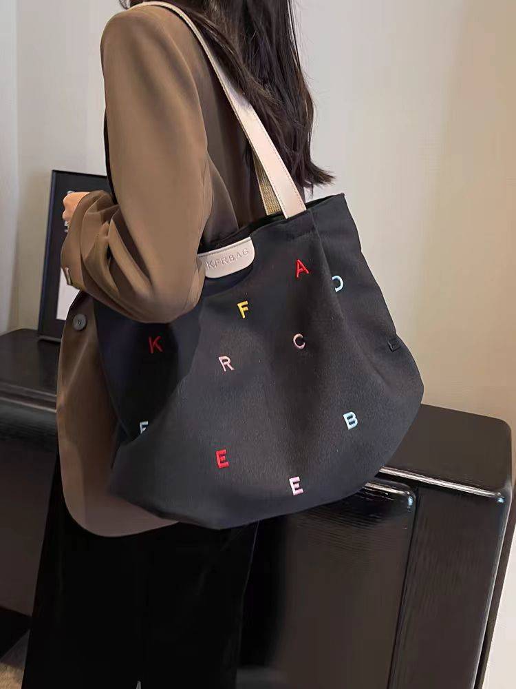 2025 Trendy Shop Bag Woman Canvas Bag Fresh Embroidered Letter Small Fresh Shoulder Tote Bag Fashion