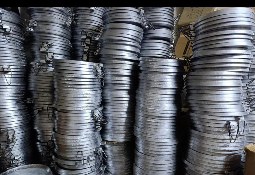 Heavy Duty Aluminium Nonstick Chapati Pan With Handle  Non-stick cookware is a common application, where the non-stick coating allows food to brown without sticking to the pan.
Non stick frying Pan is