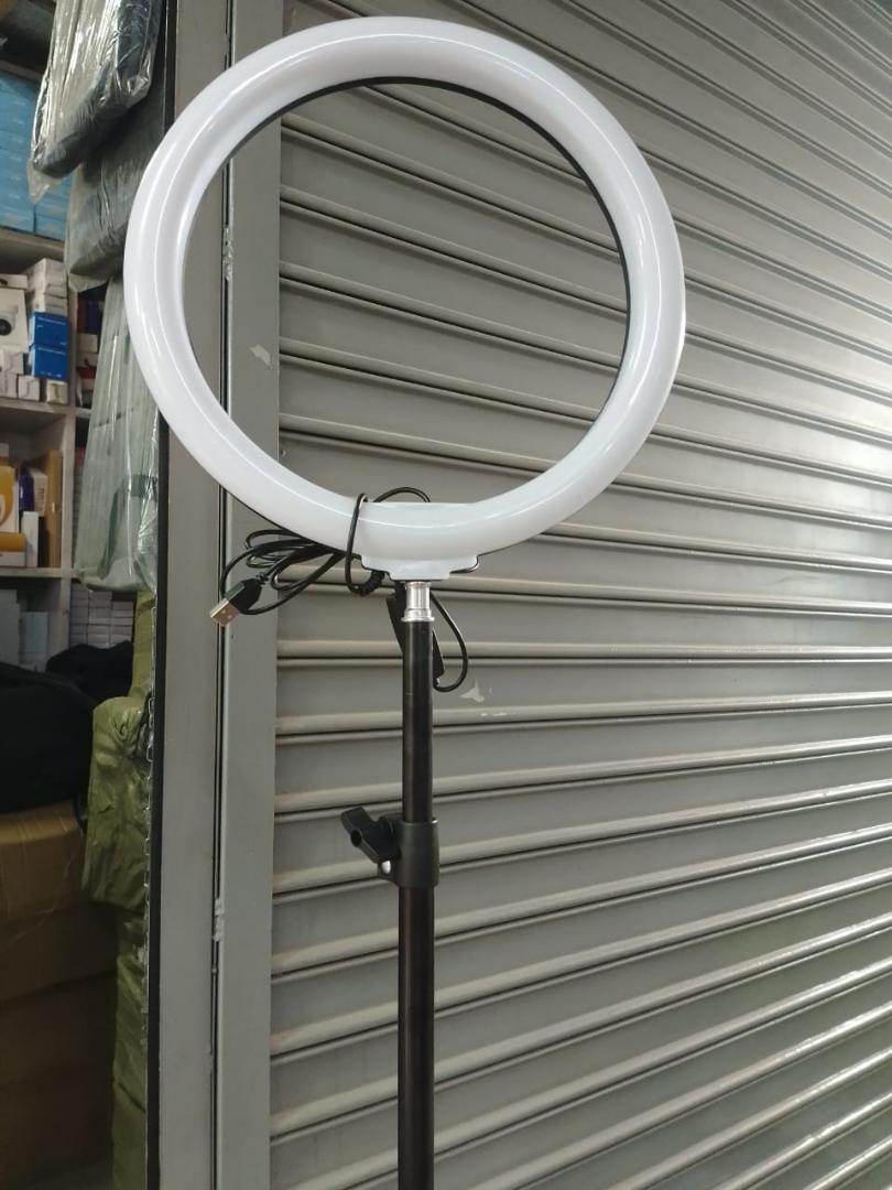 12inch ring light with 2.1m tripod stand for live streaming, TikTok photography make up application,with phone holder, foldable tripod,3 color modes, dimmable brightness to fit your desired light Inte