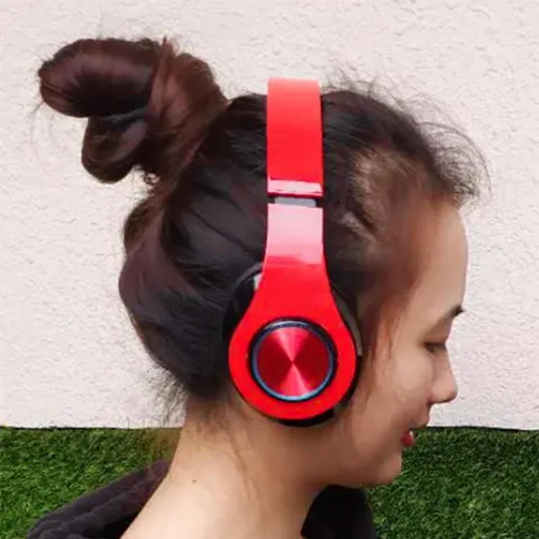 Wireless headset Bluetooth Headphone (red)  Extra Bass Wireless Headset Colorful LED Light Headphones (black)