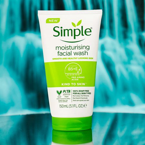 Simple Moisturizing Facial Wash Kind to Skin - 150ml