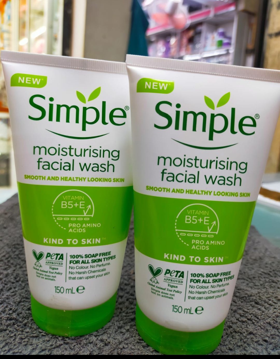 Simple Moisturizing Facial Wash Kind to Skin - 150ml