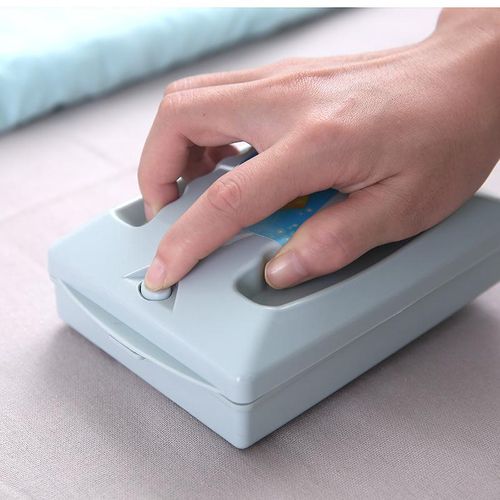 Mini Carpet Brush Vacuum Cleaning Brush.*Easy to use

*Vacuum cleans