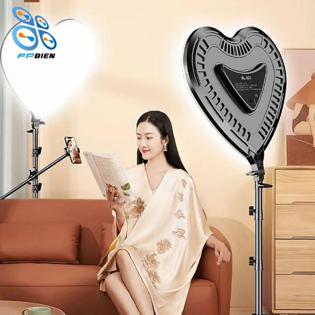 13 inch ring light description ..
‎Ring Light video light super bright vlogging light hear shaped beauty light for live streaming, video shooting,make up application,studio light ring light with tripo